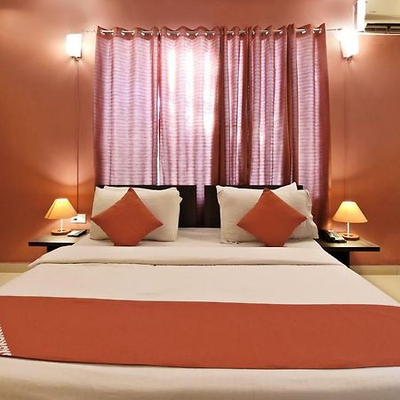 Oyo Flagship 387 Moulsari Avenue Hotell Gurgaon Exteriör bild