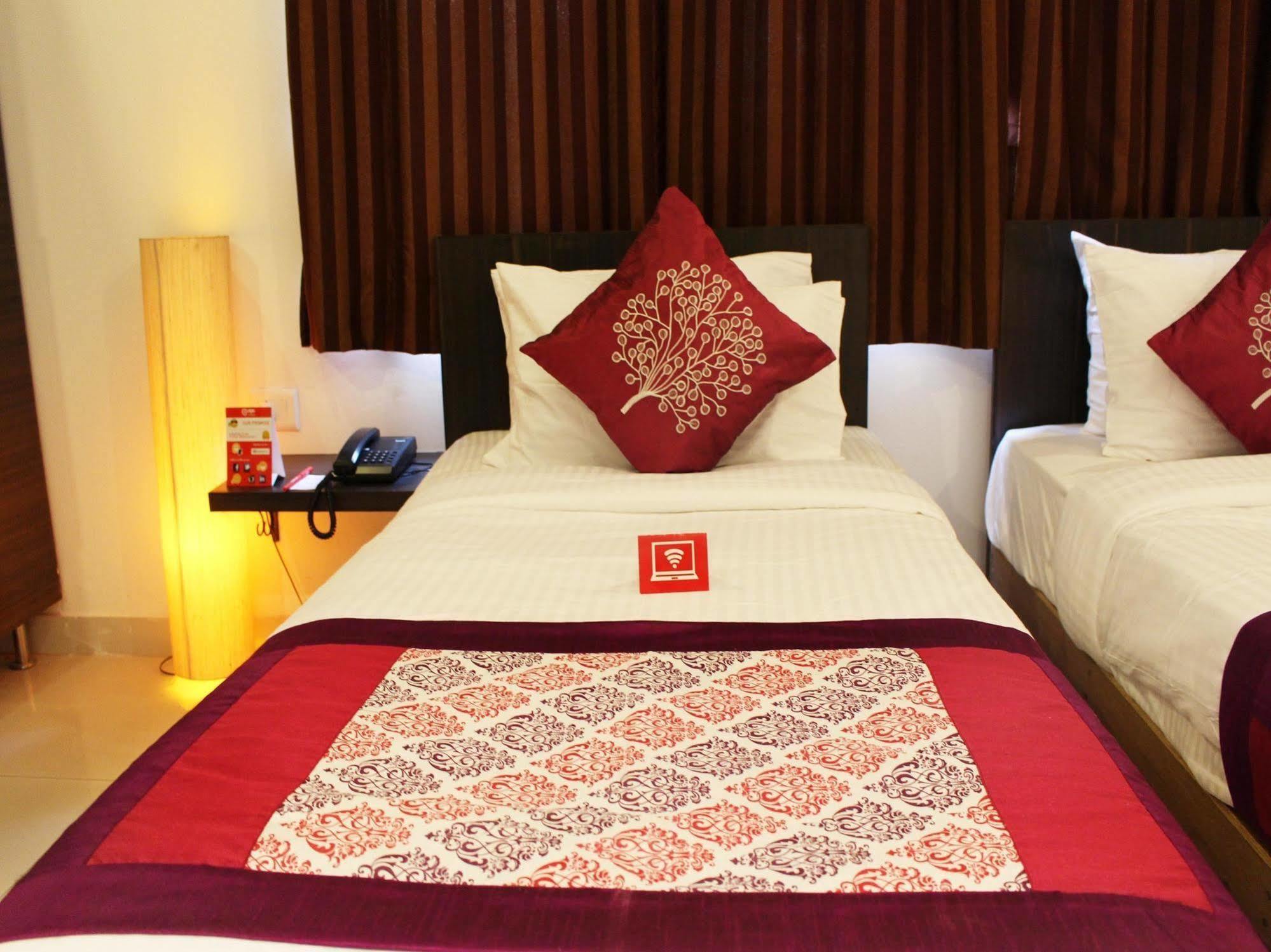 Oyo Flagship 387 Moulsari Avenue Hotell Gurgaon Exteriör bild