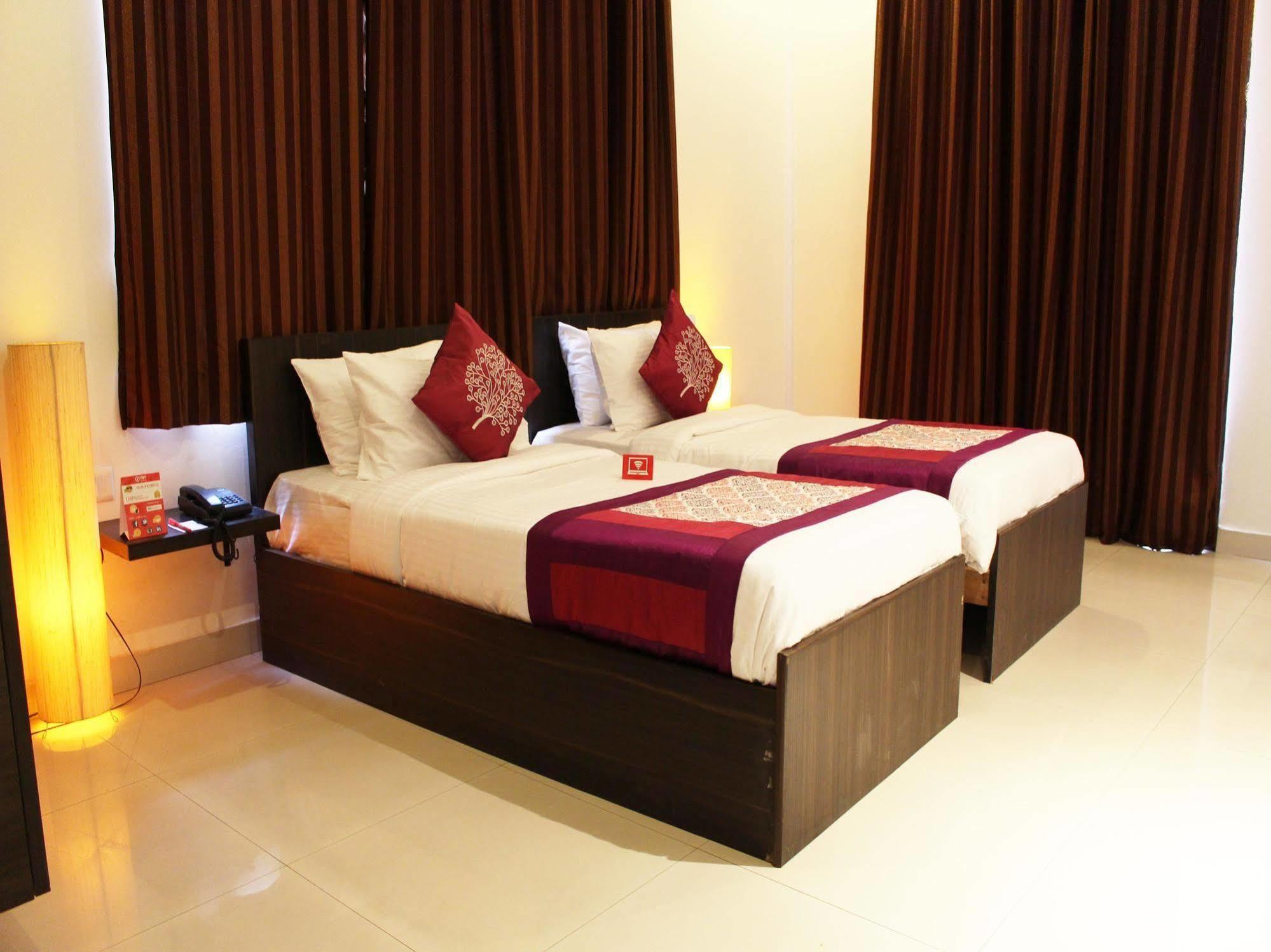 Oyo Flagship 387 Moulsari Avenue Hotell Gurgaon Exteriör bild