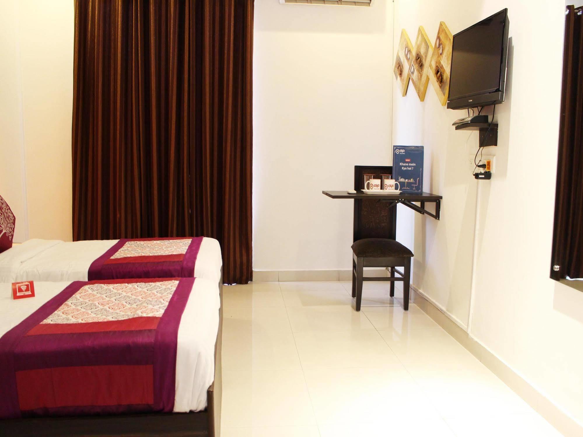 Oyo Flagship 387 Moulsari Avenue Hotell Gurgaon Exteriör bild