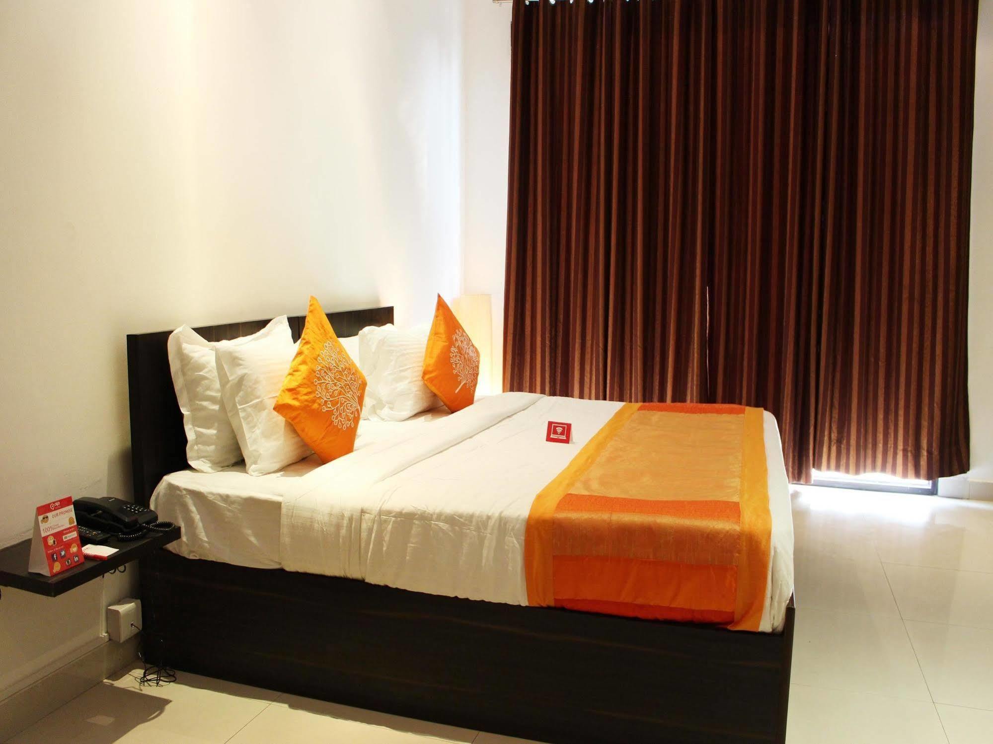 Oyo Flagship 387 Moulsari Avenue Hotell Gurgaon Exteriör bild