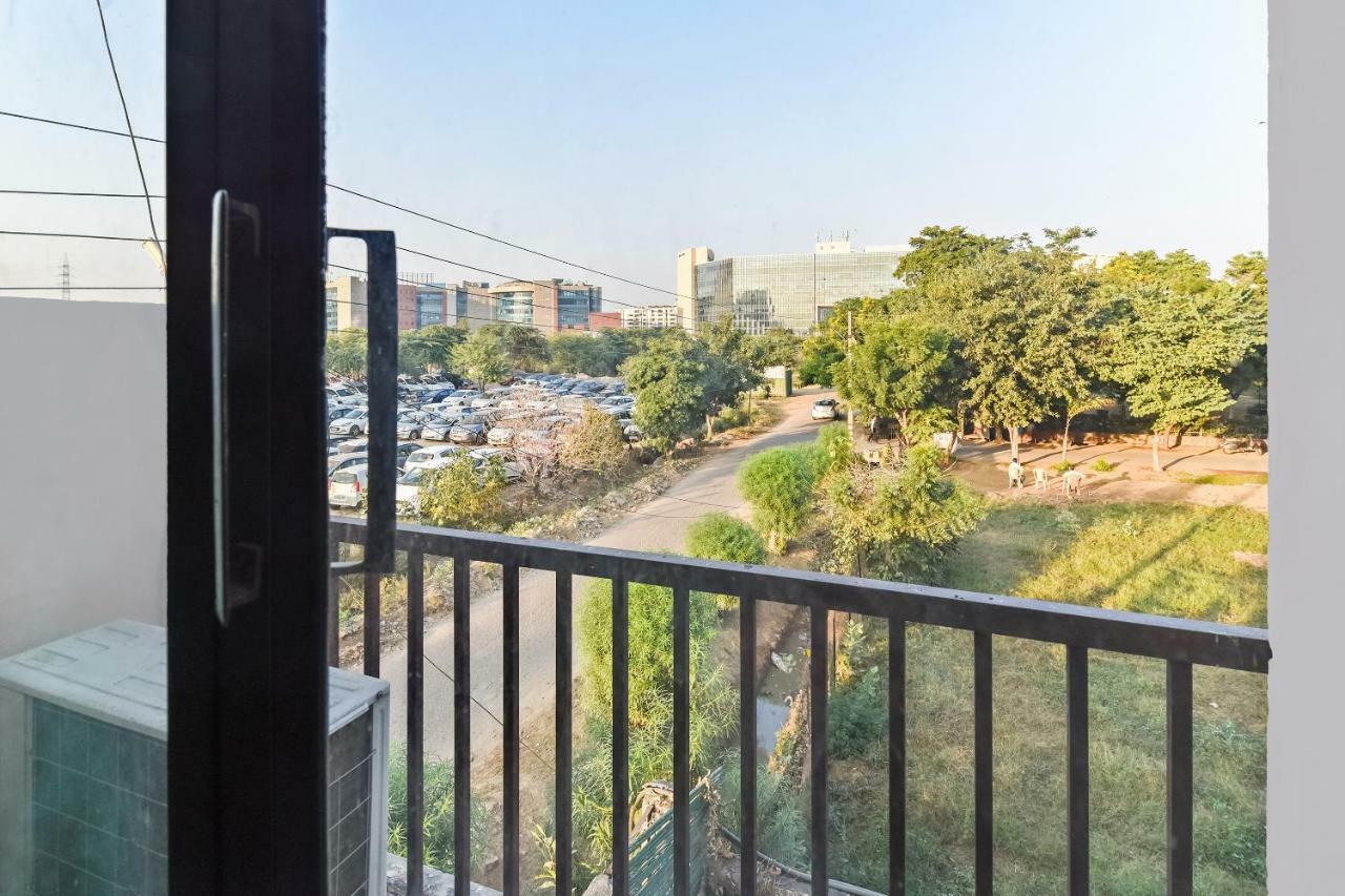 Oyo Flagship 387 Moulsari Avenue Hotell Gurgaon Exteriör bild
