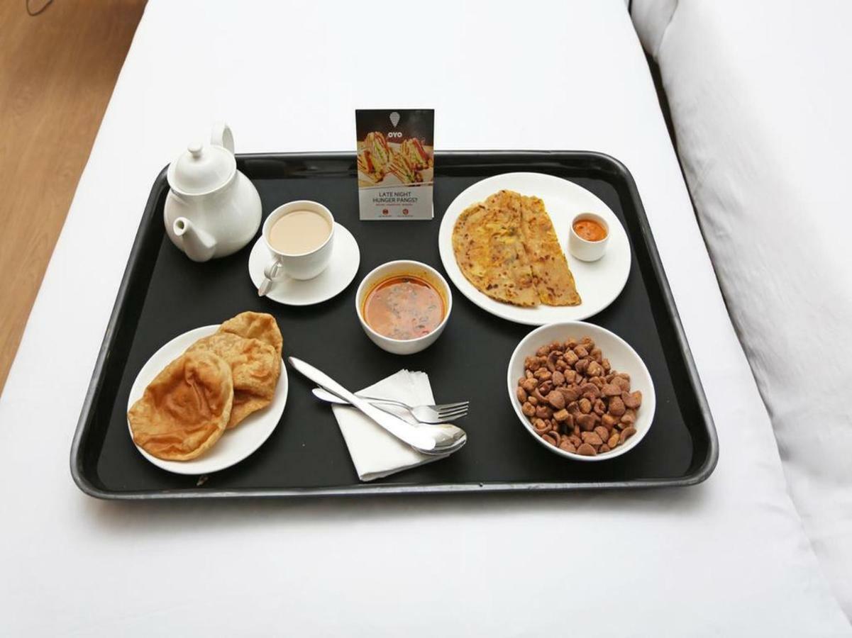 Oyo Flagship 387 Moulsari Avenue Hotell Gurgaon Exteriör bild