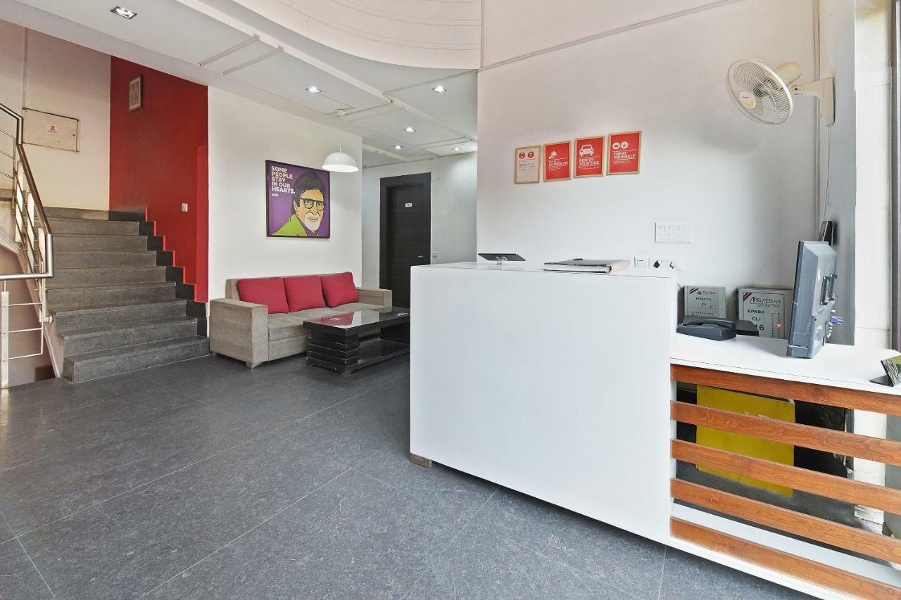 Oyo Flagship 387 Moulsari Avenue Hotell Gurgaon Exteriör bild