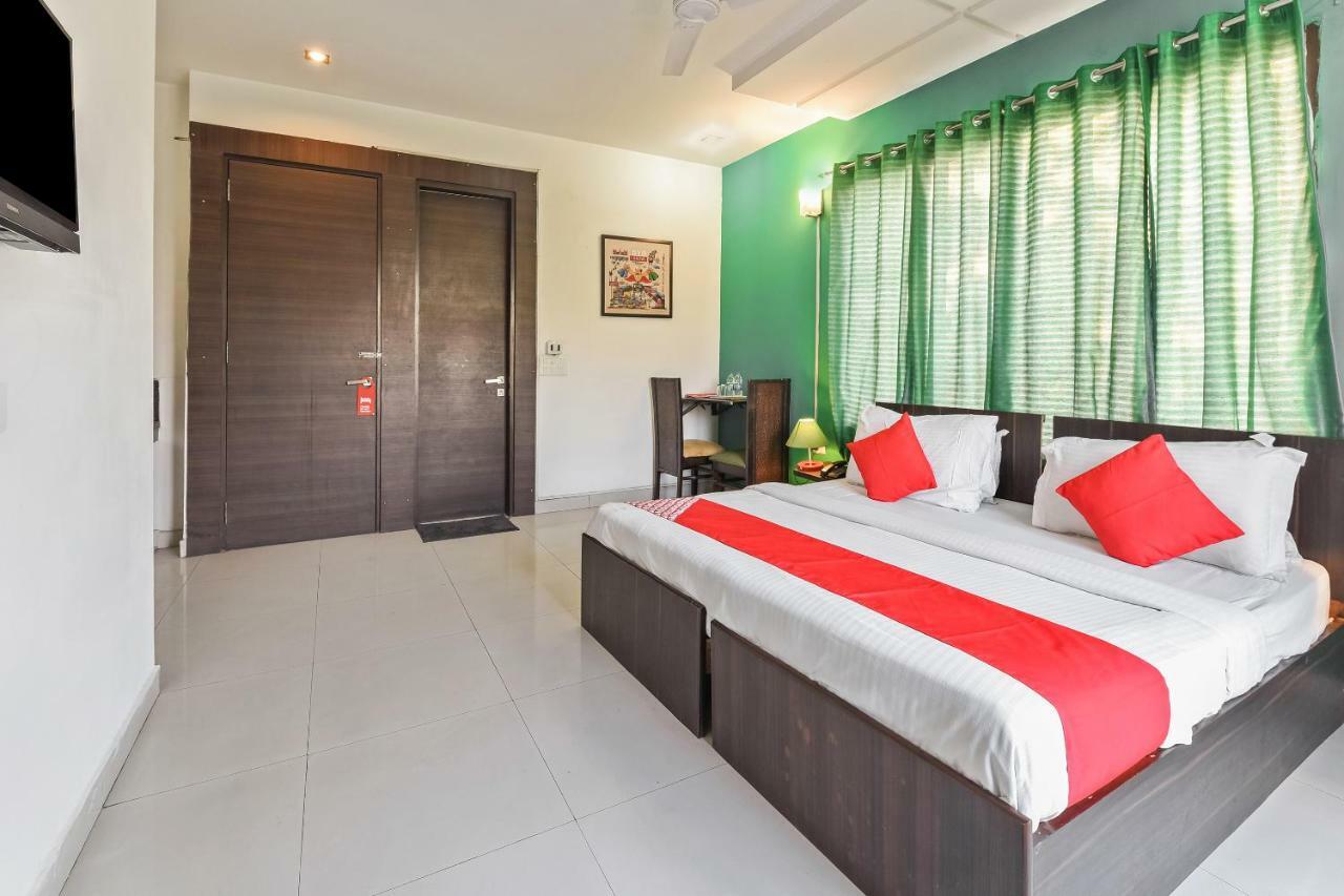 Oyo Flagship 387 Moulsari Avenue Hotell Gurgaon Exteriör bild
