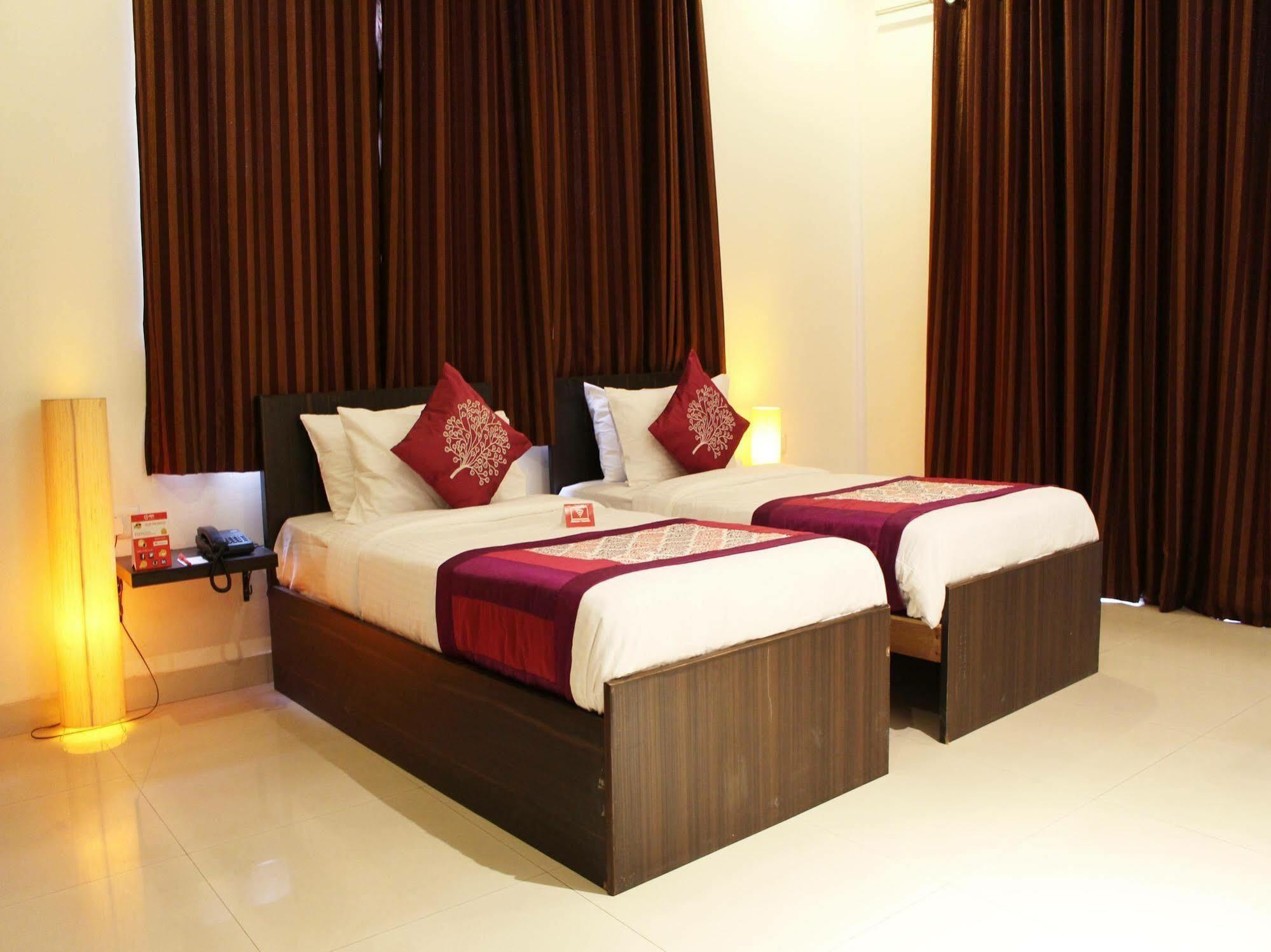 Oyo Flagship 387 Moulsari Avenue Hotell Gurgaon Exteriör bild